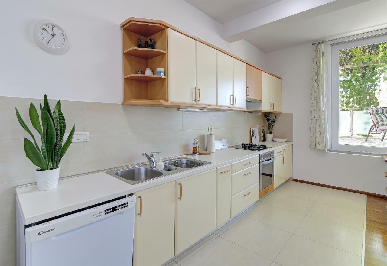 Apartamento Abelia, Two Terraces, Hot Tub, Free Parking Dubrovnik Exterior foto